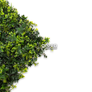 El Follaje Artificial Helecho Mixto se compone de tres helechos diferentes con hojas texturizadas, variando entre sí en tamaño y tonalidades de verde; brinda un aspecto natural y lo hace ser un Follaje único e irrepetible. Es ideal para resaltar un muro verde sin necesidad de combinar con otros follajes.