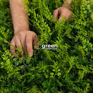 El Follaje Artificial Helecho Persa es muy espeso y con un gran detalle, tiene un acabado texturizado muy exuberante y un color verde brillante. Este modelo es el que cuenta con la mayor altura y ramas más largas de toda nuestra colección, lo que le da un aspecto muy atractivo a la vista. 