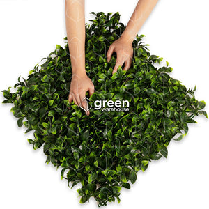 El Follaje Artificial Hoja de Gardenia se caracteriza porque tiene hojas medianas con una excepcional textura, en tonalidades de verde con puntas más brillantes, este modelo siempre ha sido el más popular y el preferido tanto para instalar solo o combinarlo en un Muro Verde personalizado. 