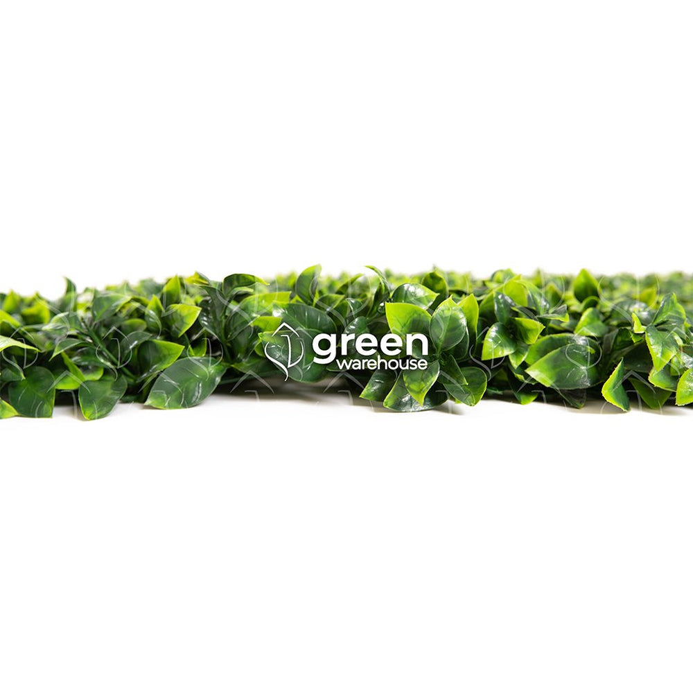 El Follaje Artificial Hoja de Gardenia se caracteriza porque tiene hojas medianas con una excepcional textura, en tonalidades de verde con puntas más brillantes.
