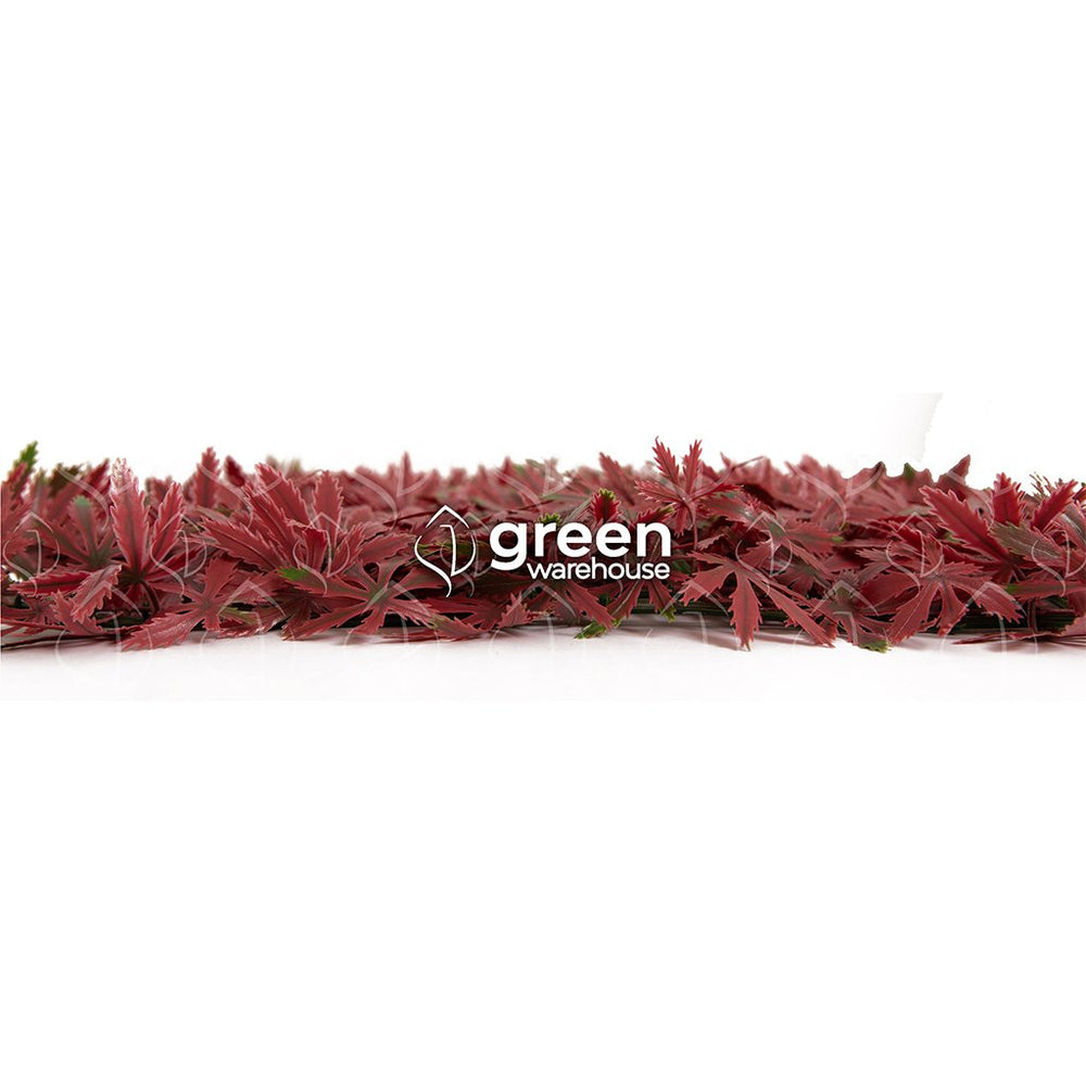 El encanto de los bosques canadienses nos inspiró para traerte el Follaje Artificial Hoja de Maple. Sus hojas de tonos rojizos se van degradando hasta llegar a tonos verdes.