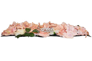 Abril es uno de los Paneles de Flores más bonitos para la decoración de interiores, ya que sorprende con sus hermosas flores de hortensias y rosas, con pétalos en tonos Ivory y durazno, que lo hace perfecto para crear muros flores elegantes y coloridos. 