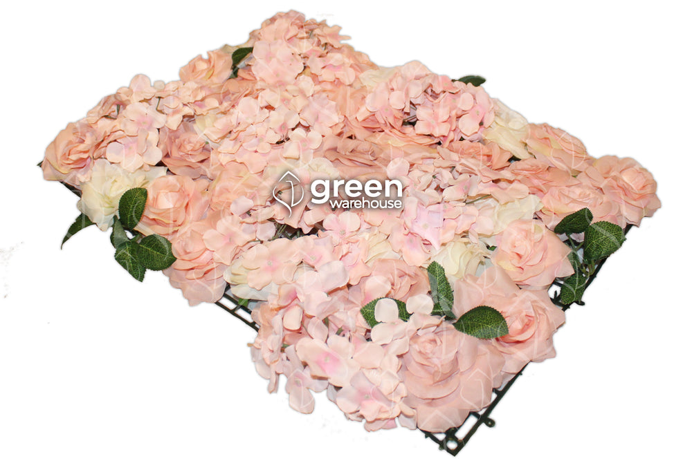 Abril es uno de los Paneles de Flores más bonitos para la decoración de interiores, ya que sorprende con sus hermosas flores de hortensias y rosas, con pétalos en tonos Ivory y durazno, que lo hace perfecto para crear muros flores elegantes y coloridos. 