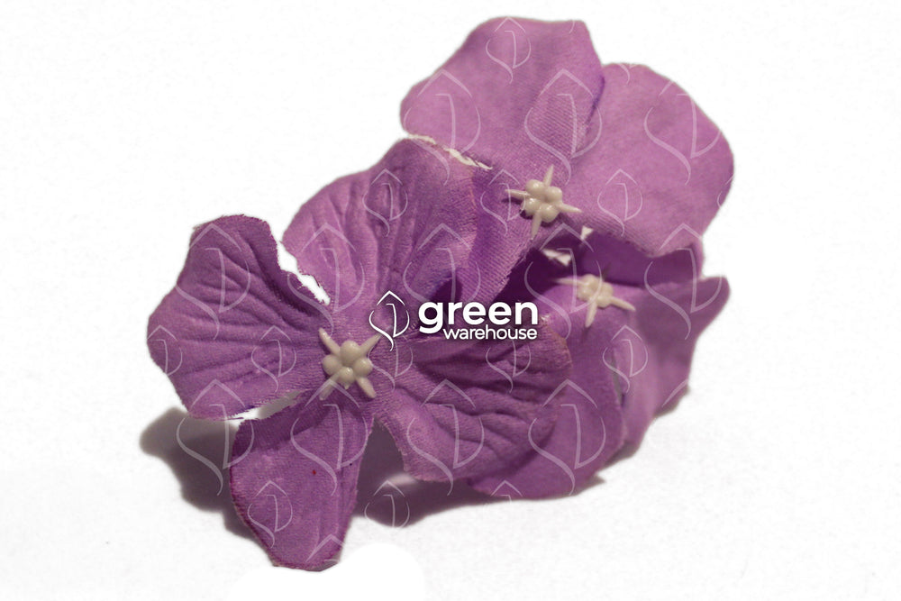 Panel de Flores Lily, es un modelo que se compone de flores de lilas, pequeñas, suaves y lisas con textura de línea de veta y bordes ondulados para un toque realista, perfecto para la decoración de interiores y muros en casas, estudios o negocios,  reflejando un aspecto juvenil y atrevido. 