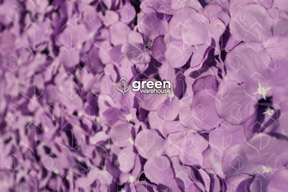 Panel de Flores Lily, es un modelo que se compone de flores de lilas, pequeñas, suaves y lisas con textura de línea de veta y bordes ondulados para un toque realista, perfecto para la decoración de interiores y muros en casas, estudios o negocios,  reflejando un aspecto juvenil y atrevido. 