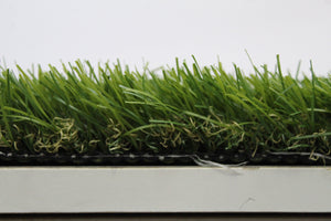 El Pasto Sintético para Jardín tiene una textura configurada para ofrecer suavidad al tacto. Su estructura y esmero al detalle da un aspecto muy natural. Un diseño que convence por belleza y por resultados de uso. Hacemos envíos a todo México. 