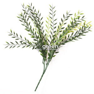  La Planta Artificial Hoja de Sauce es la mejor aliada para tener plantas en interior, su apariencia tan versátil y divertida hacen lucir los espacios mucho más frescos y coloridos, además debido a su apariencia puede ser la mejor compañera para otro tipo de plantas que ya se tiene. Su tamaño y estilo de hoja en color verde con ciertos tonos amarillo en sus puntas resaltan por completo en cualquier lugar. Hacemos envíos a todo México. 
