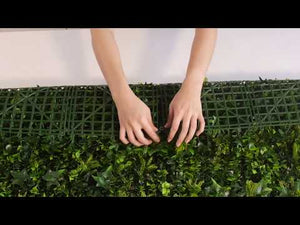 
                
                    Cargar y reproducir el video en el visor de la galería, El Follaje Artificial Helecho Mixto se compone de tres helechos diferentes con hojas texturizadas, variando entre sí en tamaño y tonalidades de verde; brinda un aspecto natural y lo hace ser un Follaje único e irrepetible. Es ideal para resaltar un muro verde sin necesidad de combinar con otros follajes. Hacemos envíos a todo México. 
                
            